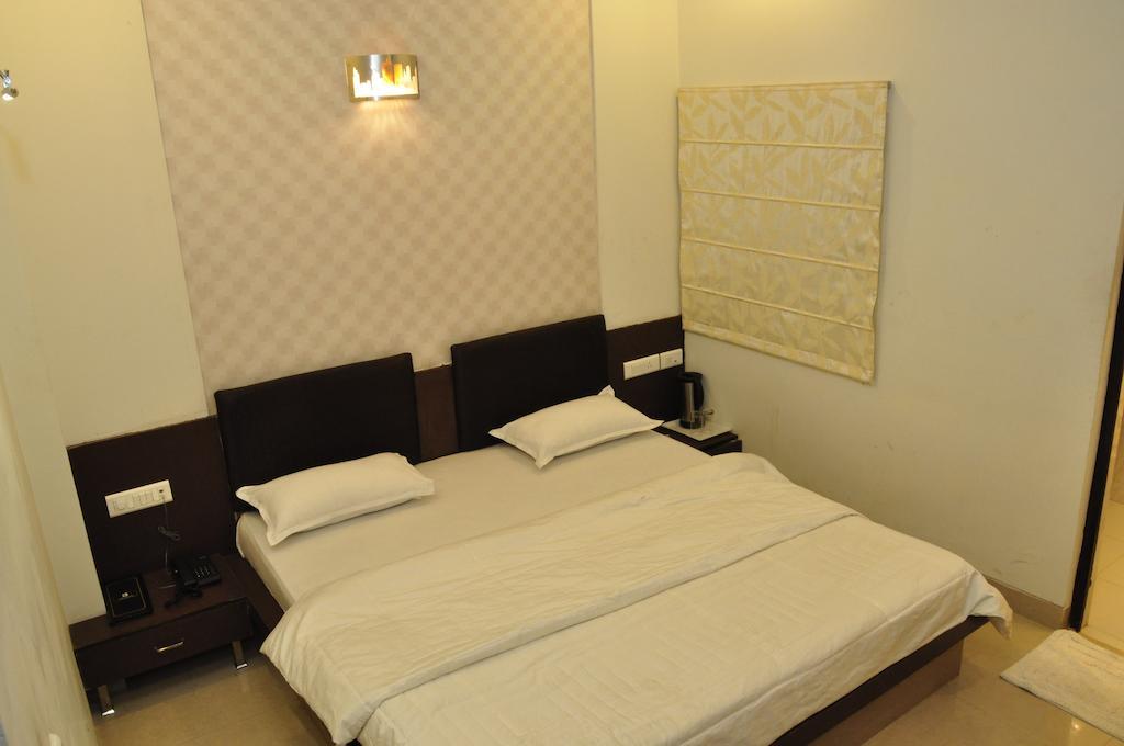 Hotel The Kamta Agra  Bagian luar foto