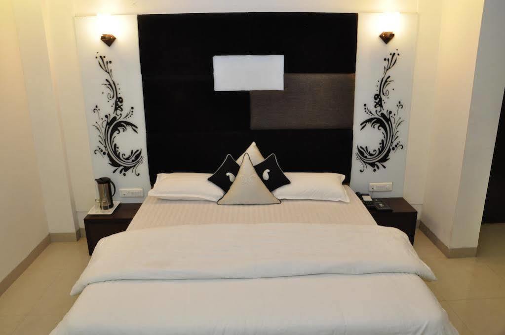 Hotel The Kamta Agra  Bagian luar foto